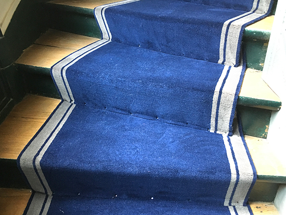 pinces tapis escalier