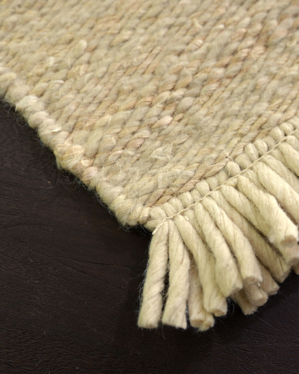 Détail du tapis chambre Nature écru en fibres naturelles