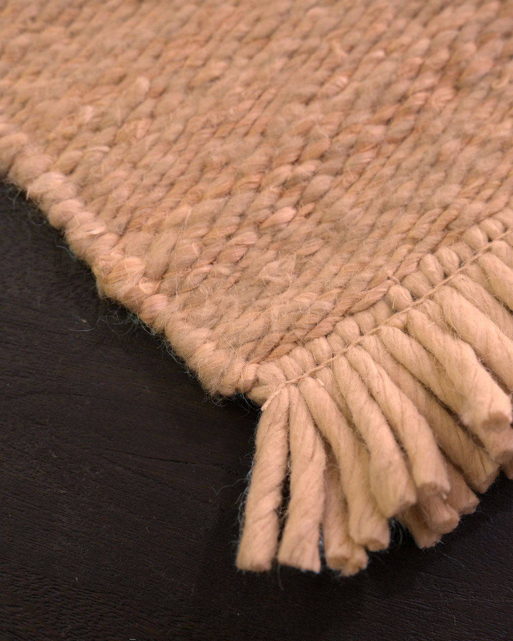 Détail du tapis chambre Nature rose, texture et tissage