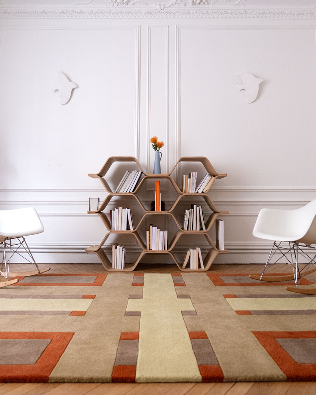 Tapis de salon modèle sur mesure Camille en situation (création Camille Techer)