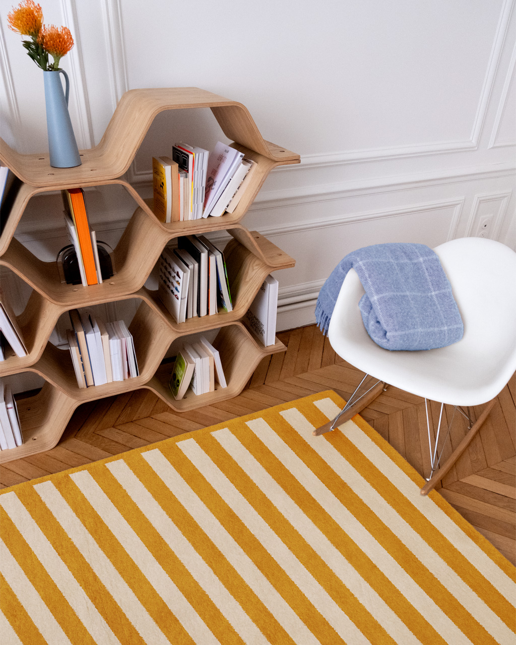 Tapis de salon Eugène sur mesure en situation (création Camille Techer)