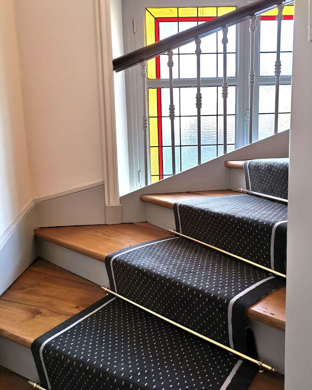 Tapis escalier petit point