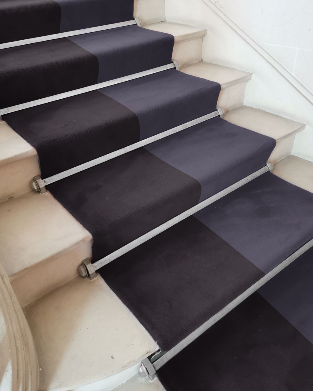 Tapis d’escalier Franckie, design graphique par Camille Techer