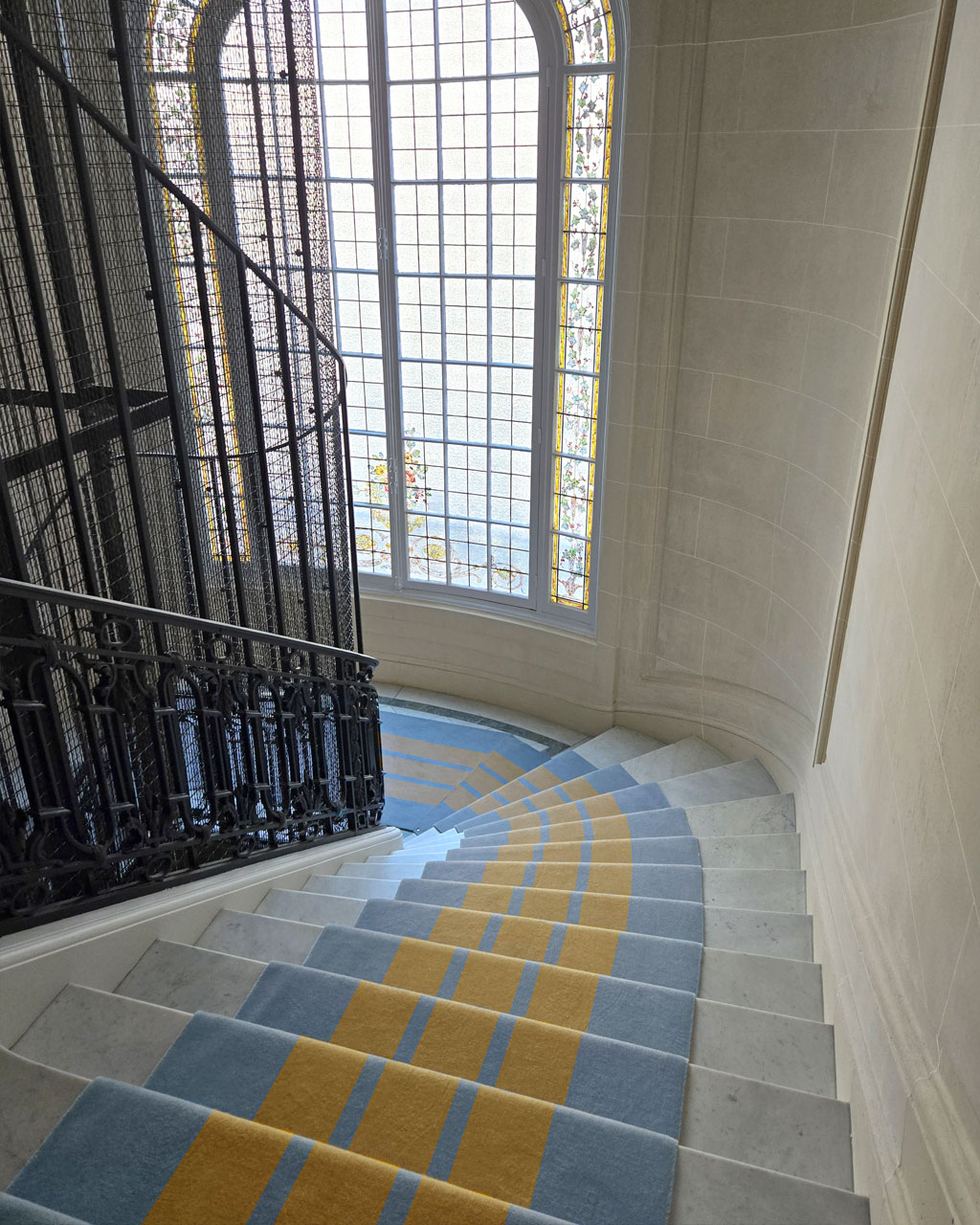 Tapis d’escalier Louis, création intemporelle par Camille Techer