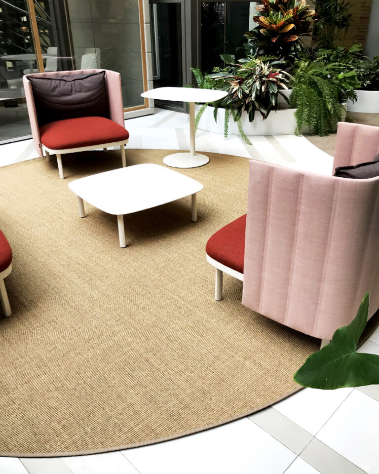 Tapis sur mesure en sisal en situation