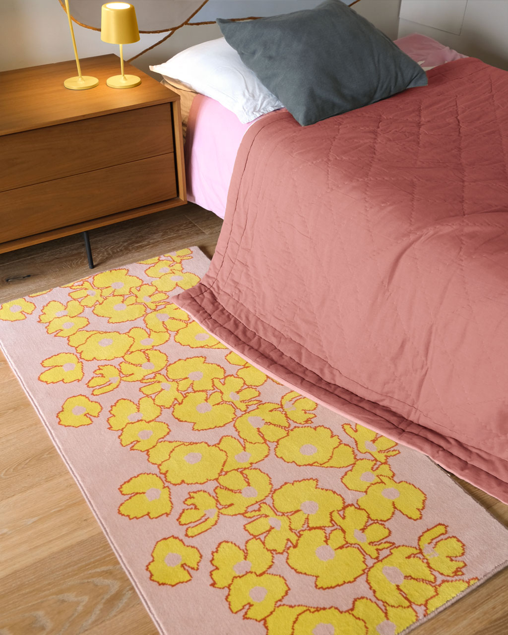 Descente de lit Léonie créé par Camille Techer, installé dans une chambre